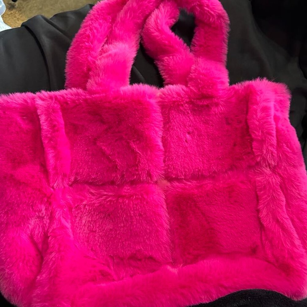 Faux fur Hot Pink Bag *-FLUFFY AND SOFT*